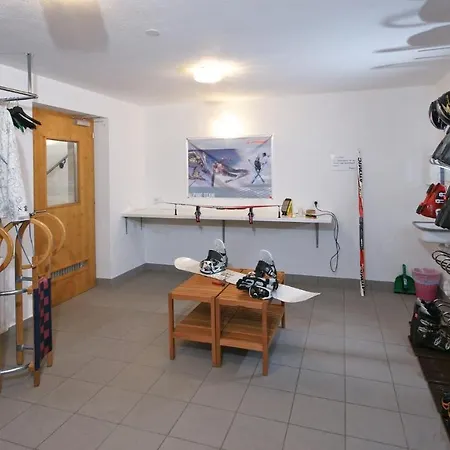 加尔尼维达切霍夫酒店 酒店 洛伊塔施