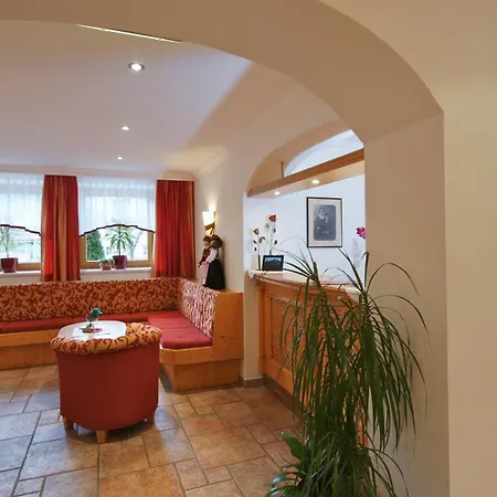 Отель Hotel-garni Weidacherhof Лойташ