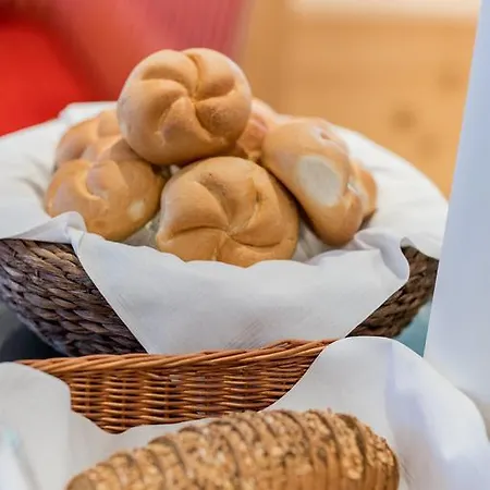 Hotel-garni Weidacherhof Лойташ