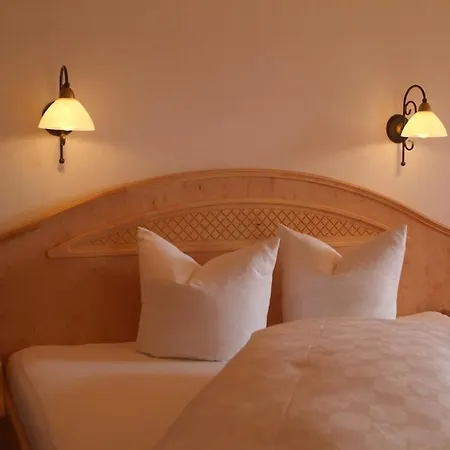 Hotel-garni Weidacherhof 3*